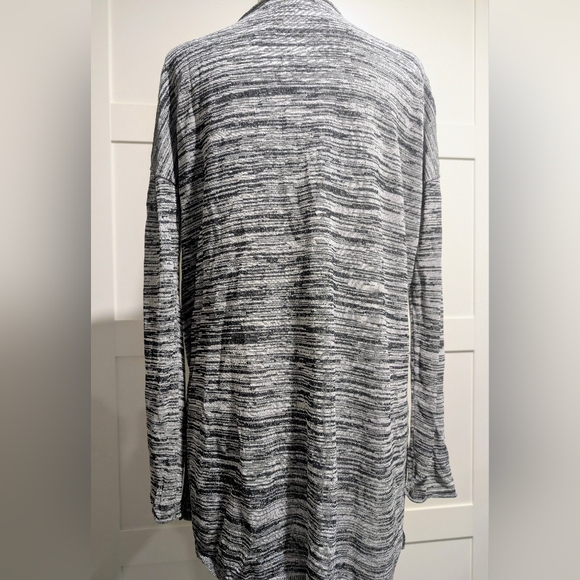 Size S Babaton w/ Linen 'Erin' Longsleeved Oversized  Marled Grey Top - Picture 7 of 9